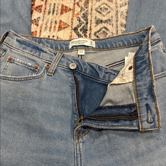 Abercrombie & Fitch Light Blue Straight Leg Jeans - Picture 6 of 11